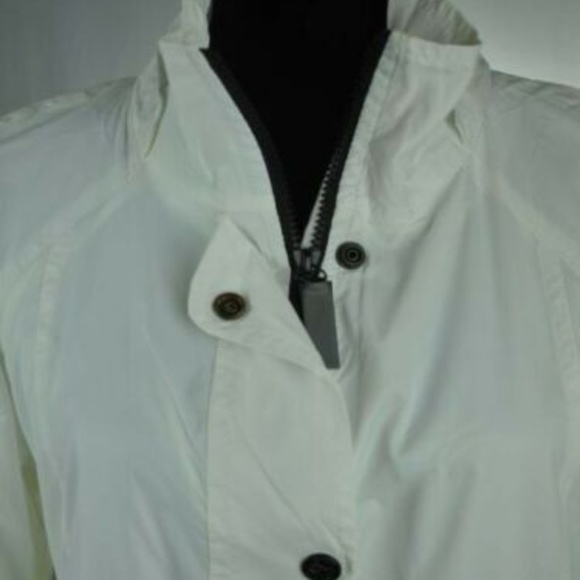 BURBERRY London White Lightweight Jacket - Picture 2 of 8